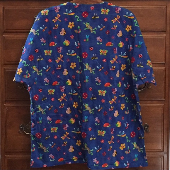 ▫️Crazy Scrubs Scrub Top with Flowers, Bugs, Frogs - Picture 2 of 16